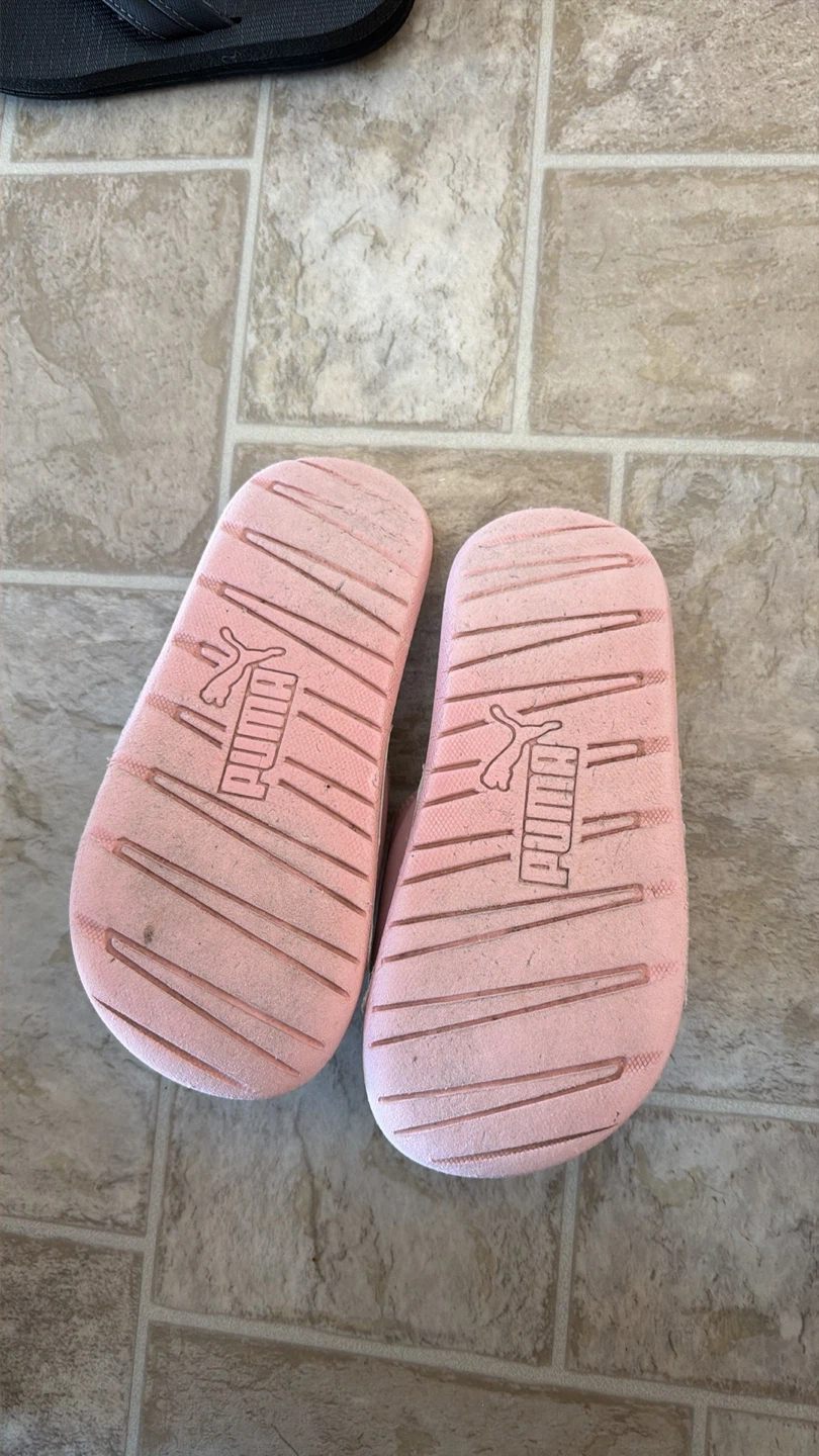 Puma pink slide sandals size 1 - photo 2