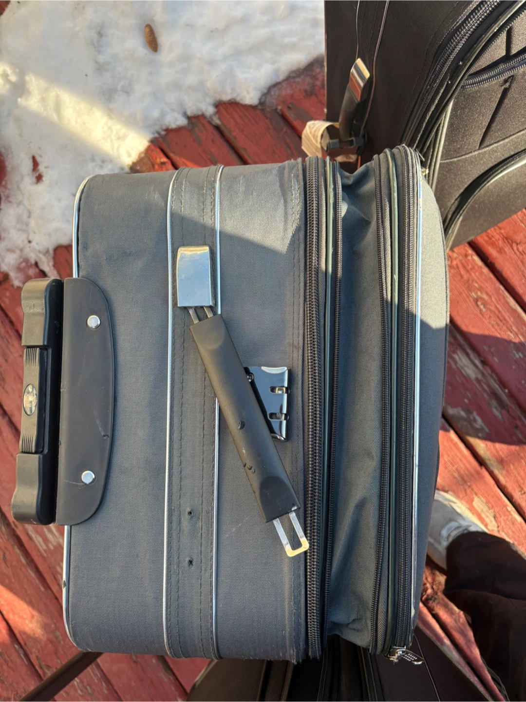 24" and 28” Luggage’s - photo 5