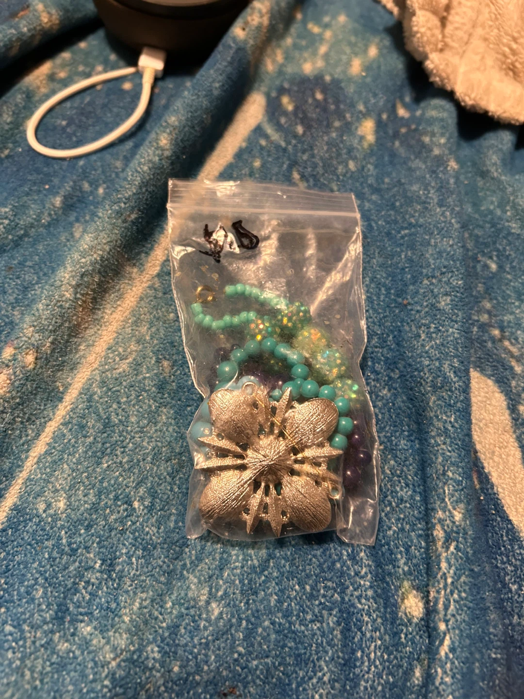 Beaded Necklace with Flower Pendant