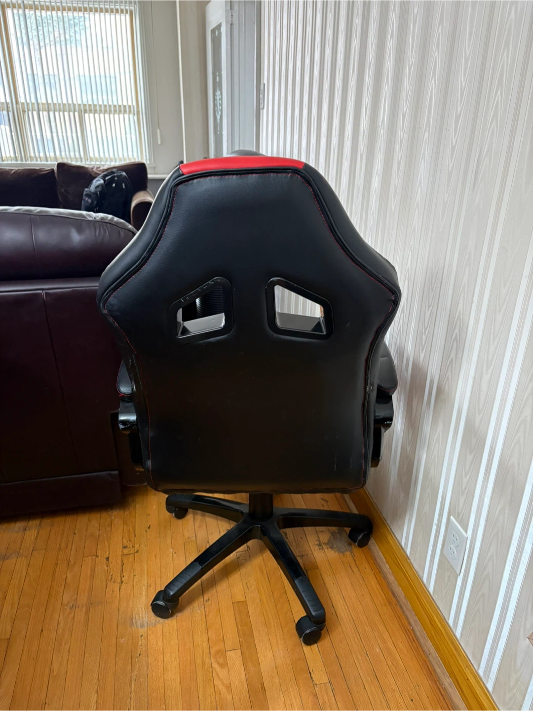 Chair - photo 2