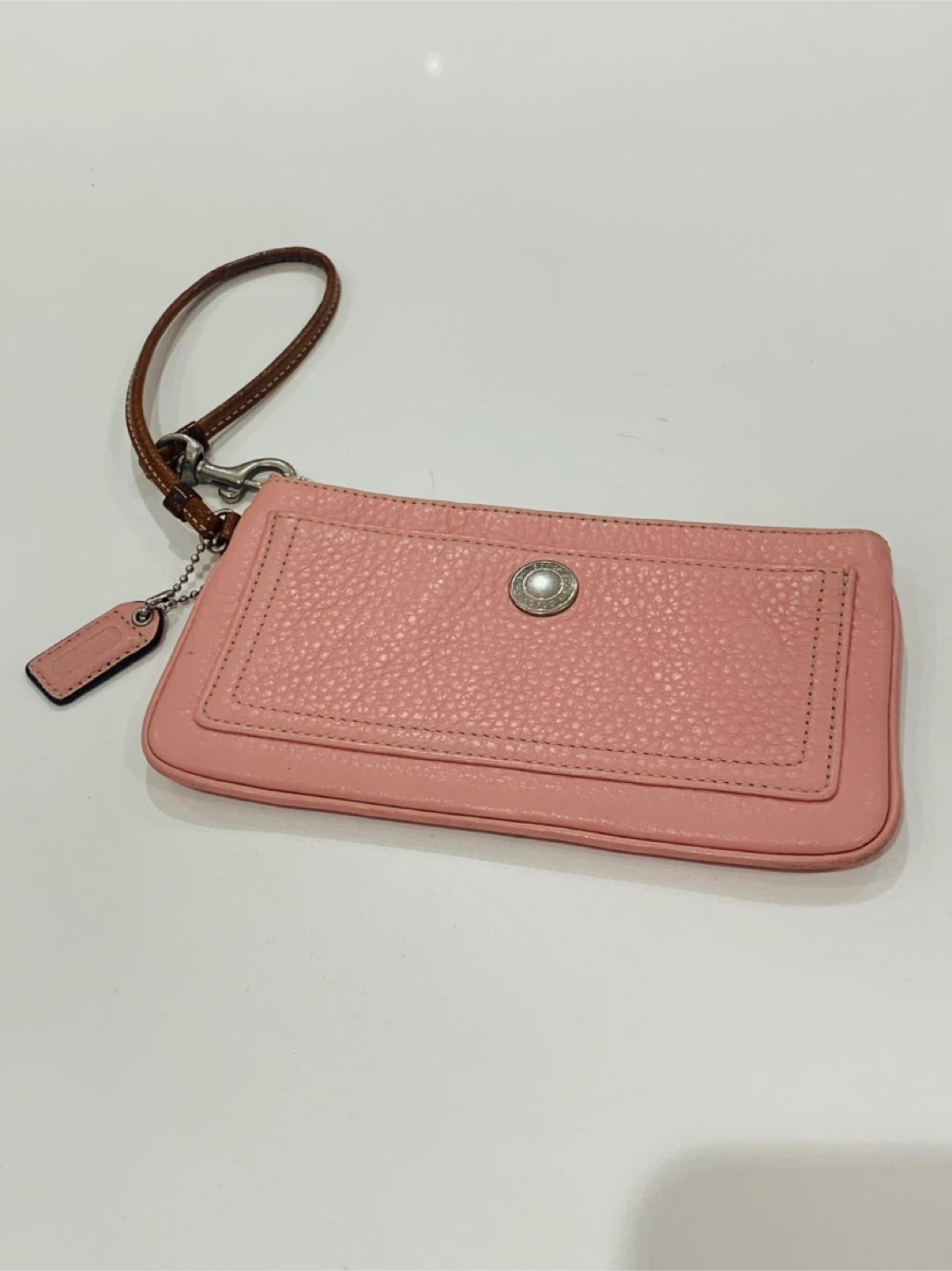 🩷 Price Firm! Coach Pink Leather Wristlet 🩷