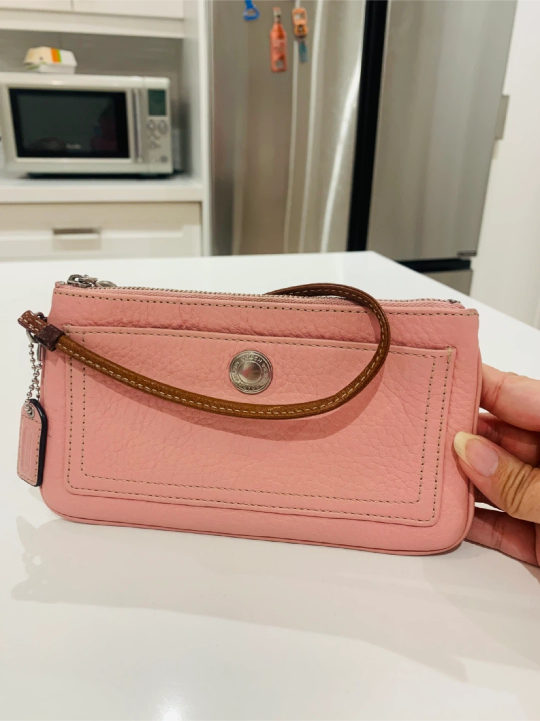 🩷 Price Firm! Coach Pink Leather Wristlet 🩷 - photo 2
