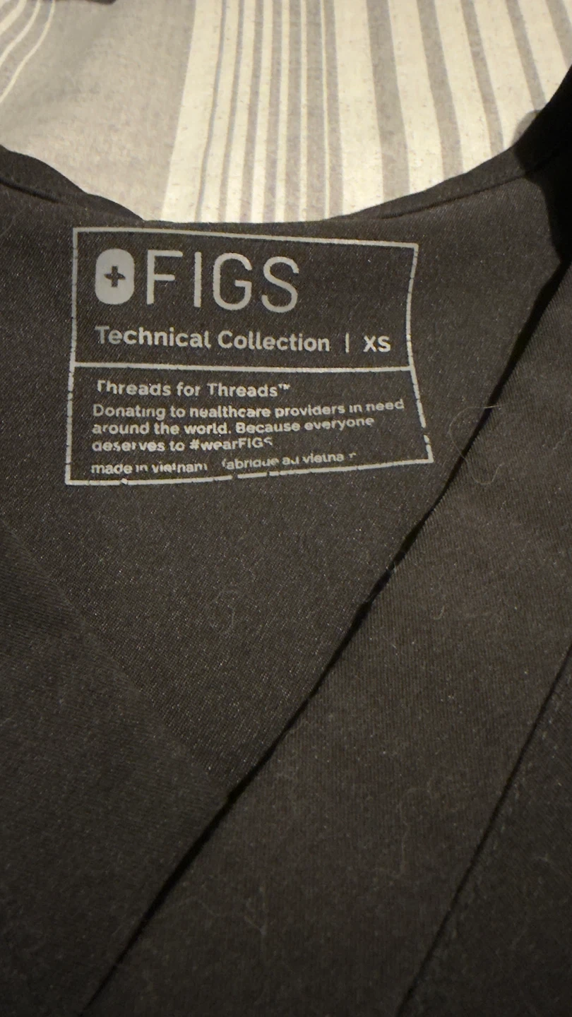 FIGS Technical Collection Scrub Top V Neck - Black, Size XS - photo 2