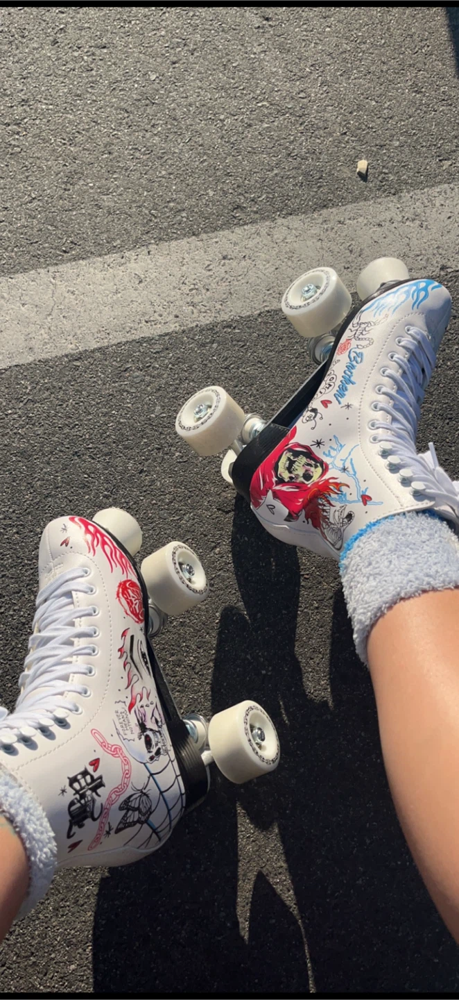 White "Broken Promises" Roller Skates with Tattoo Art - photo 4