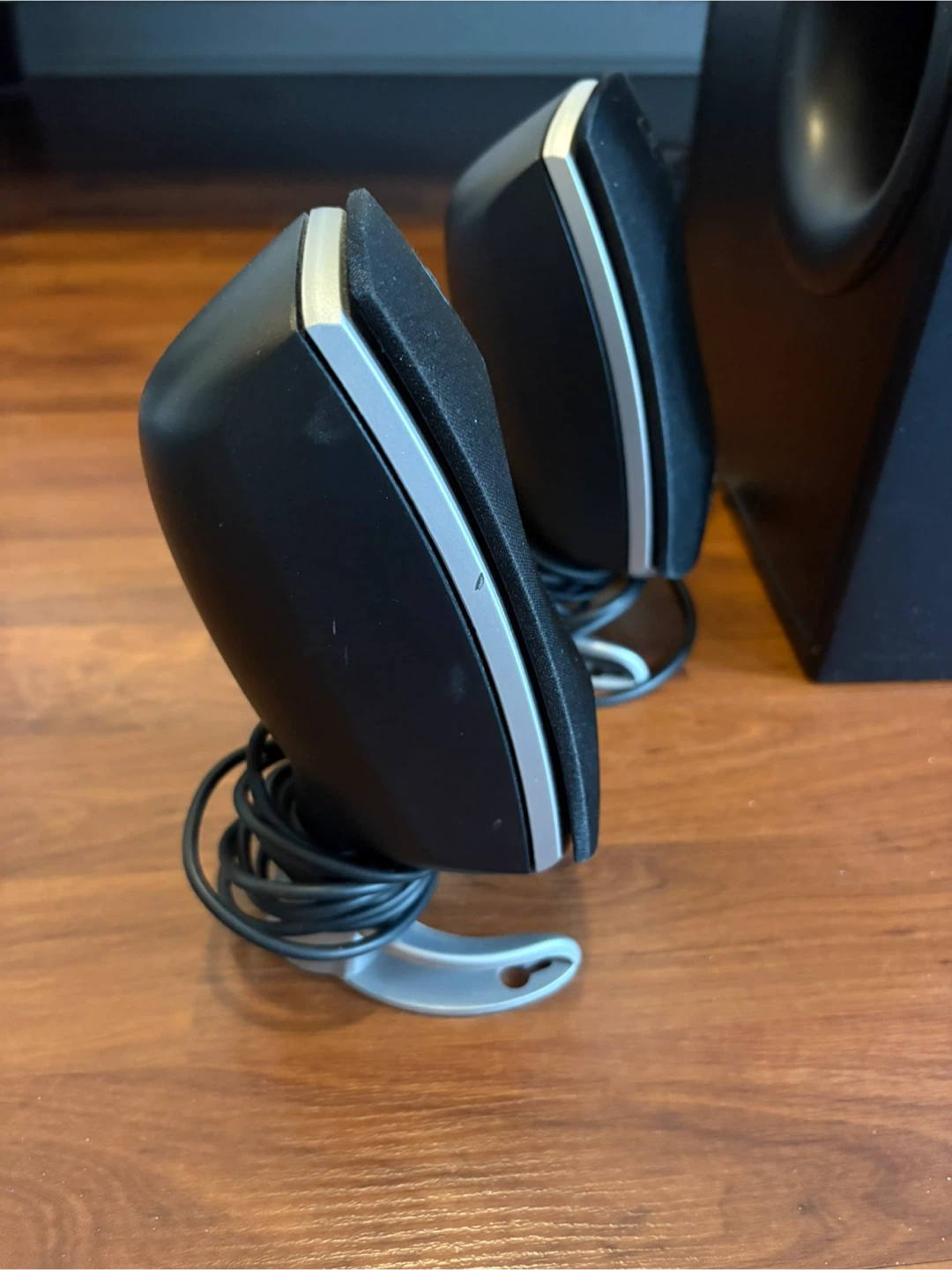 Logitech Speakers 🧡 - photo 3