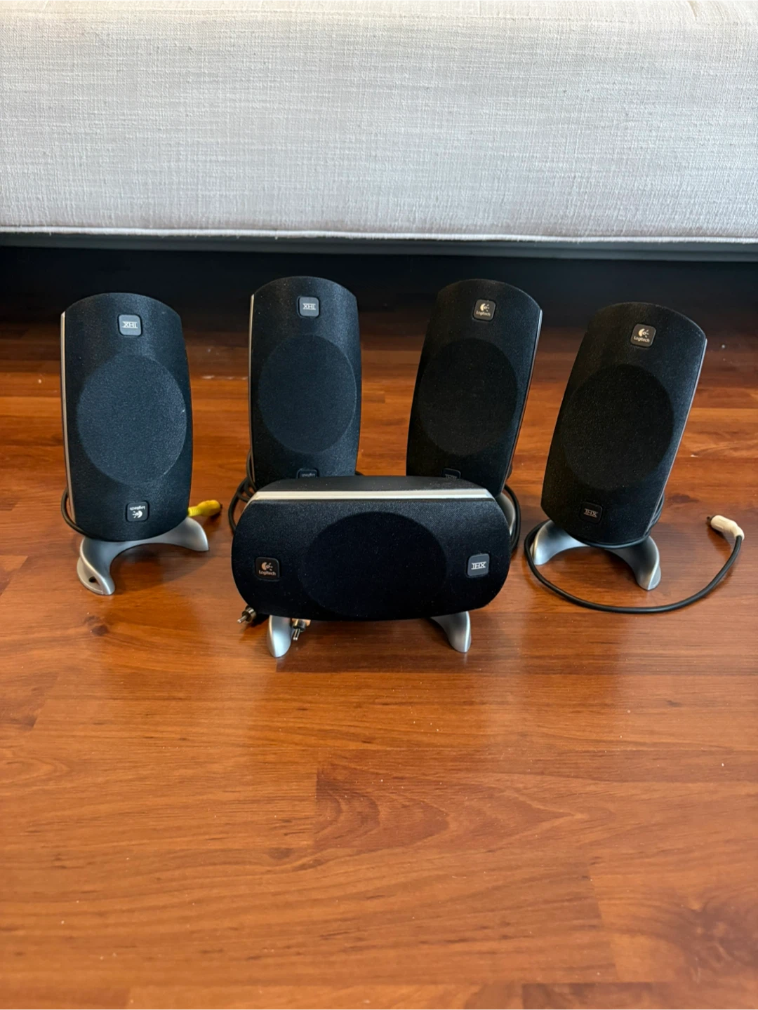 Logitech Speakers 🧡 - photo 2