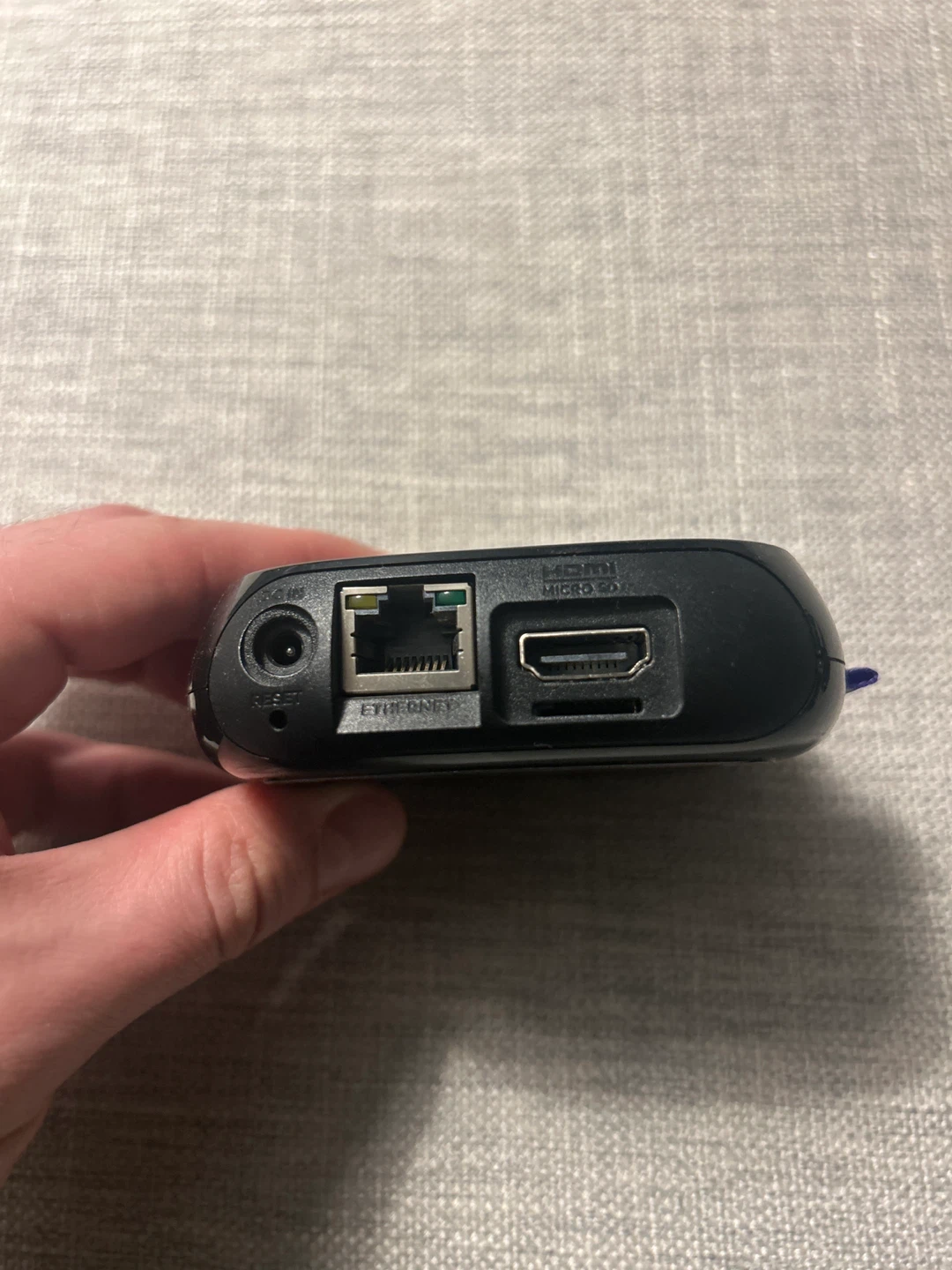 Roku 3 Streaming Media Player with Remote and Power Adapter - photo 2
