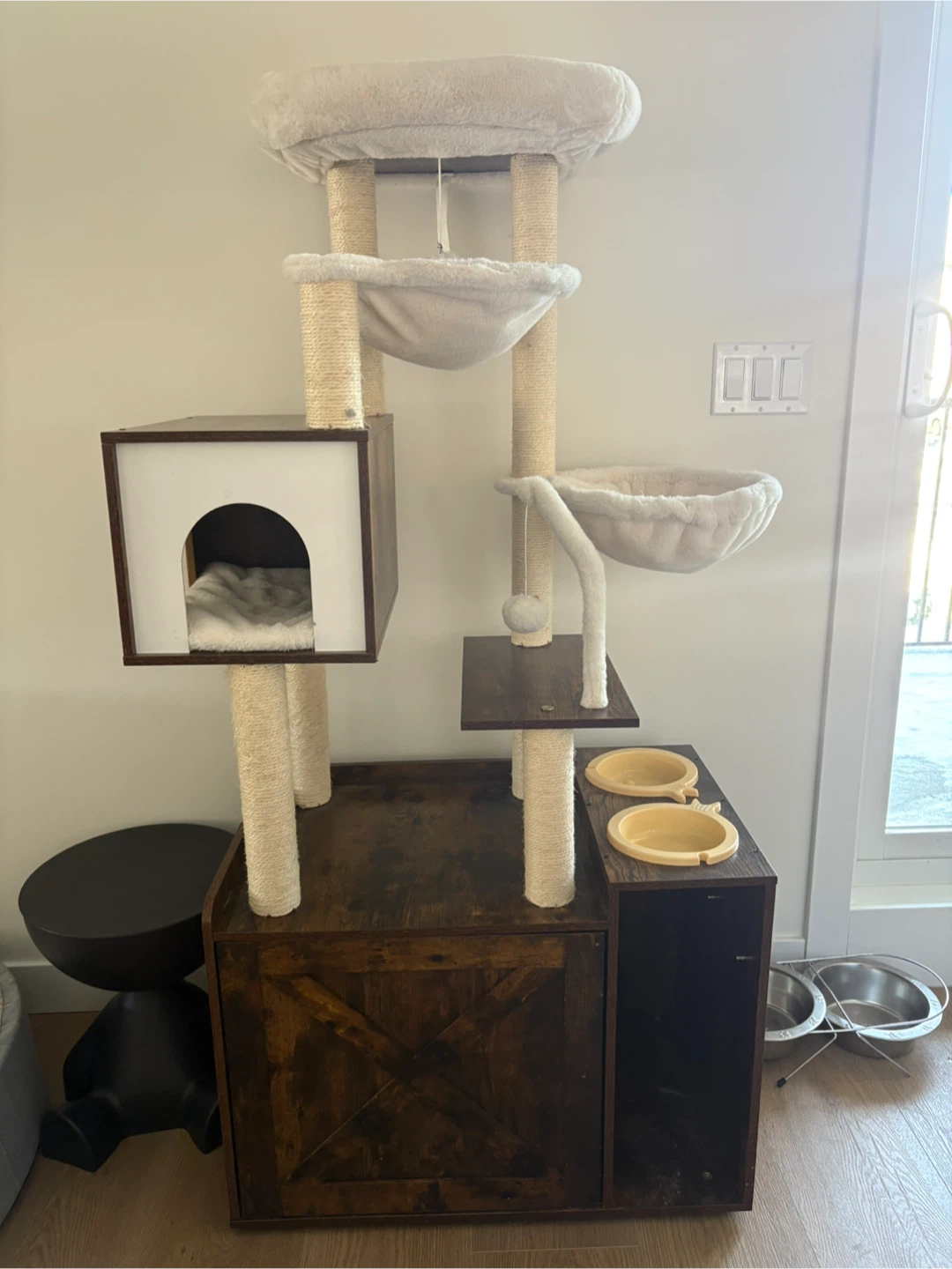 Cat tree, with enclosed litter box area