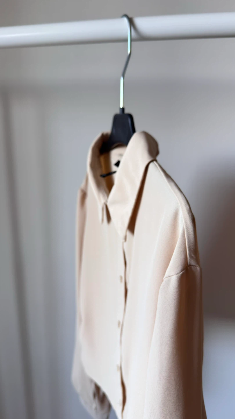 4 like new gorgeous blouses - photo 4