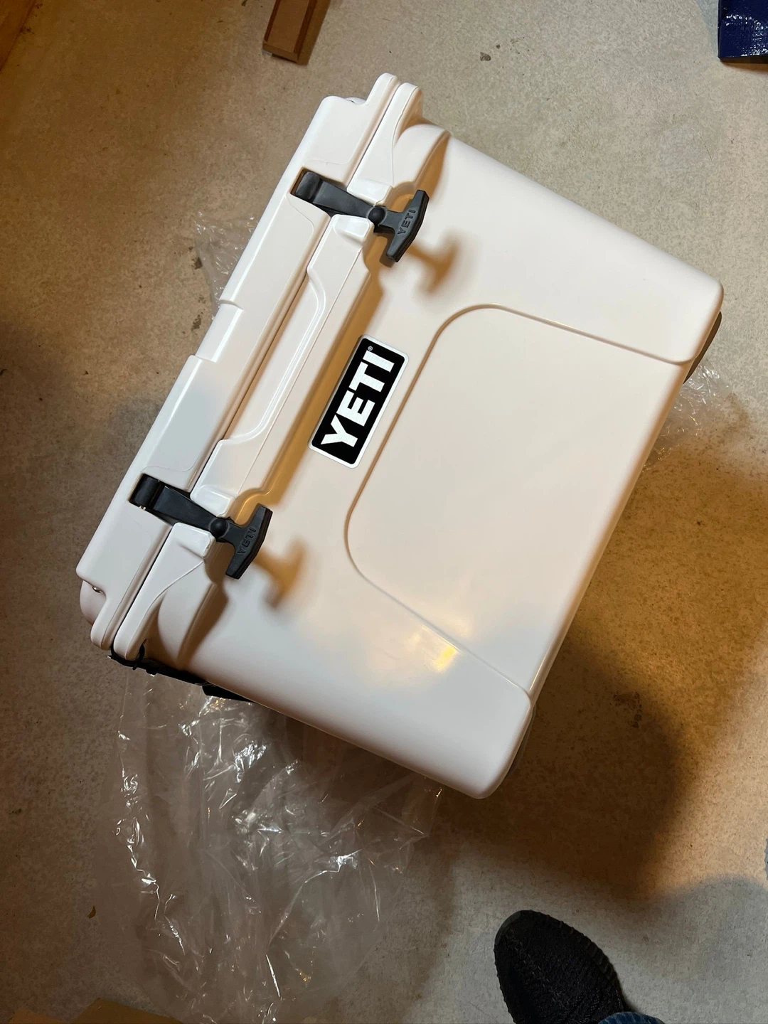 YETI TUNDRA 35 COOLER