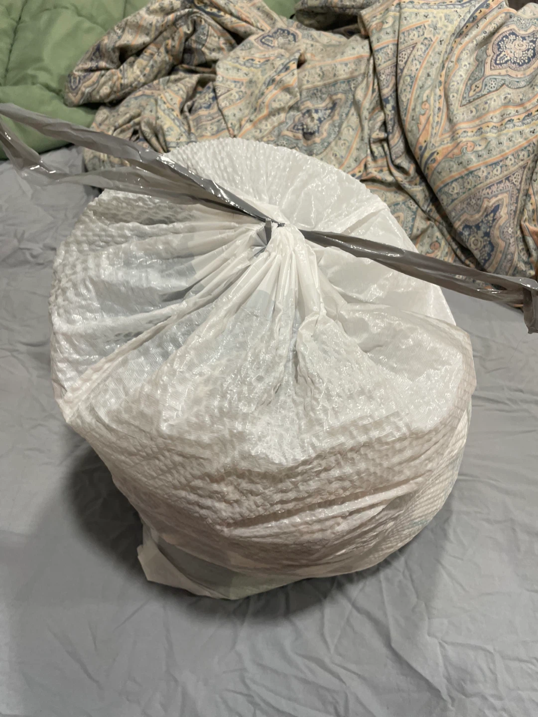 Bag of assorted clothing items - photo 3