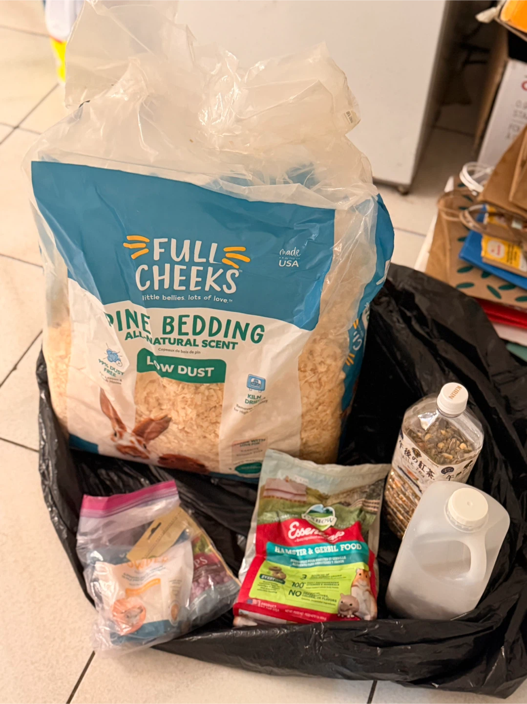 [Free] Cheeks Pine Bedding & Hamster Food Bundle
