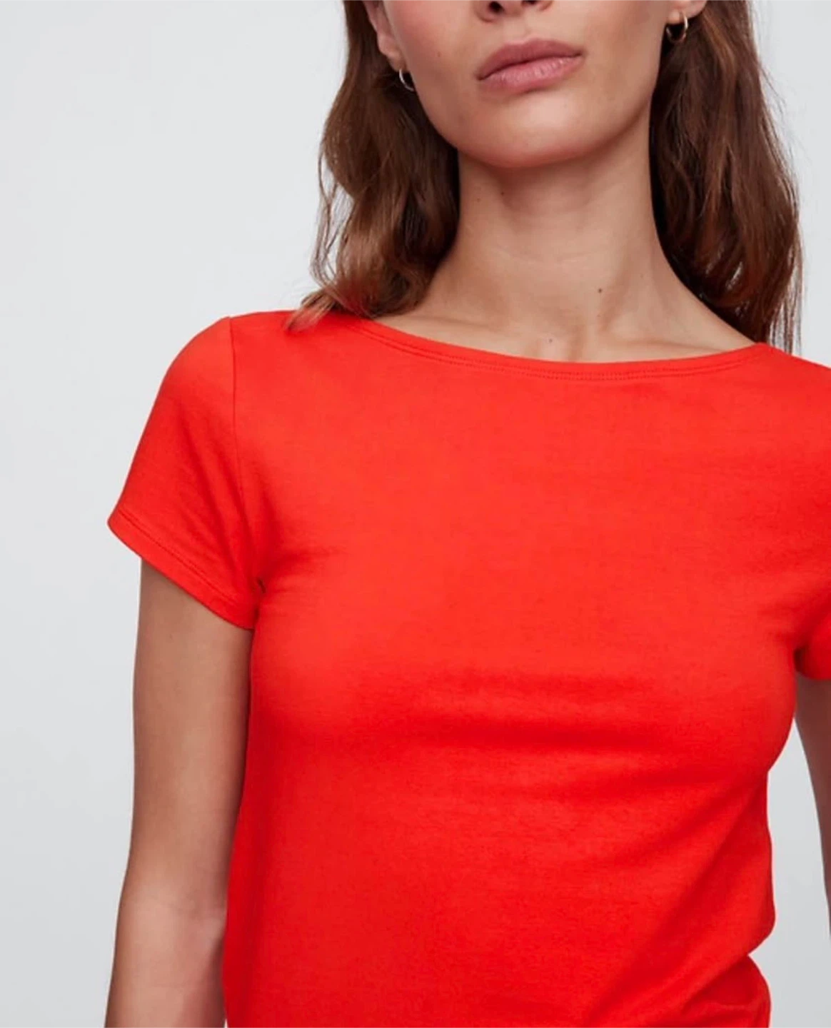 2 sizes ( S&L )- Boatneck Open-Back T-Shirt (GAP) - photo 4