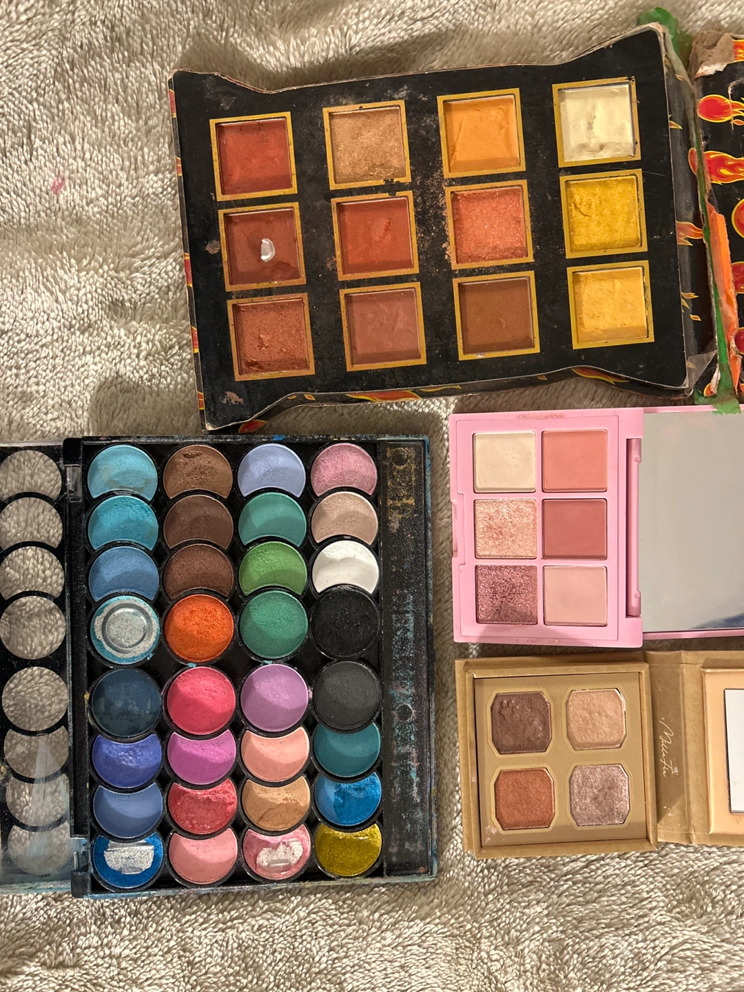 Mixed Eyeshadow Palettes
