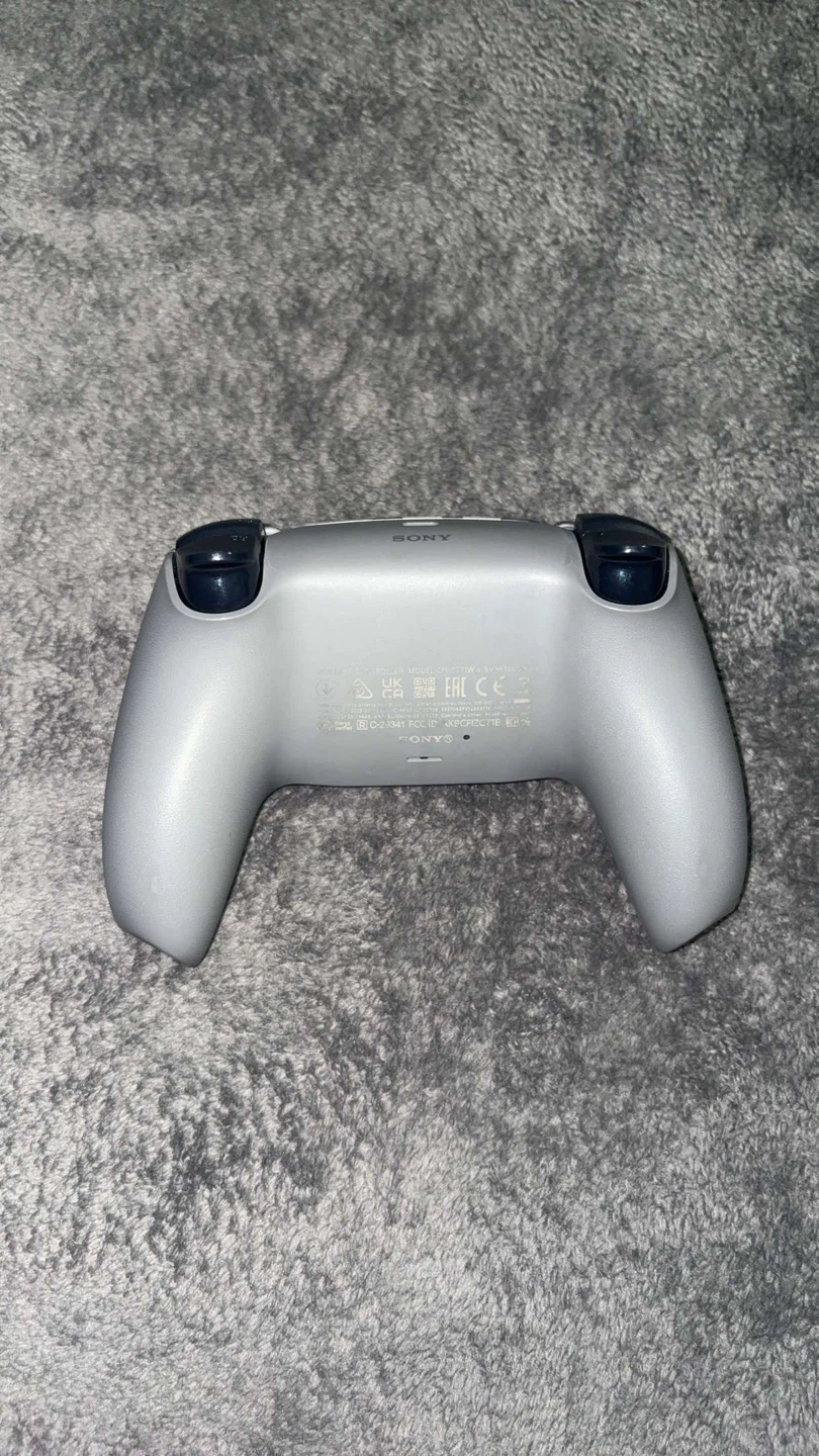 Sony PlayStation 5 DualSense Wireless Controller - photo 2
