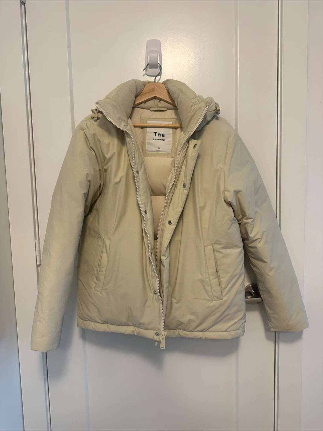 Aritzia TNA puffer jacket