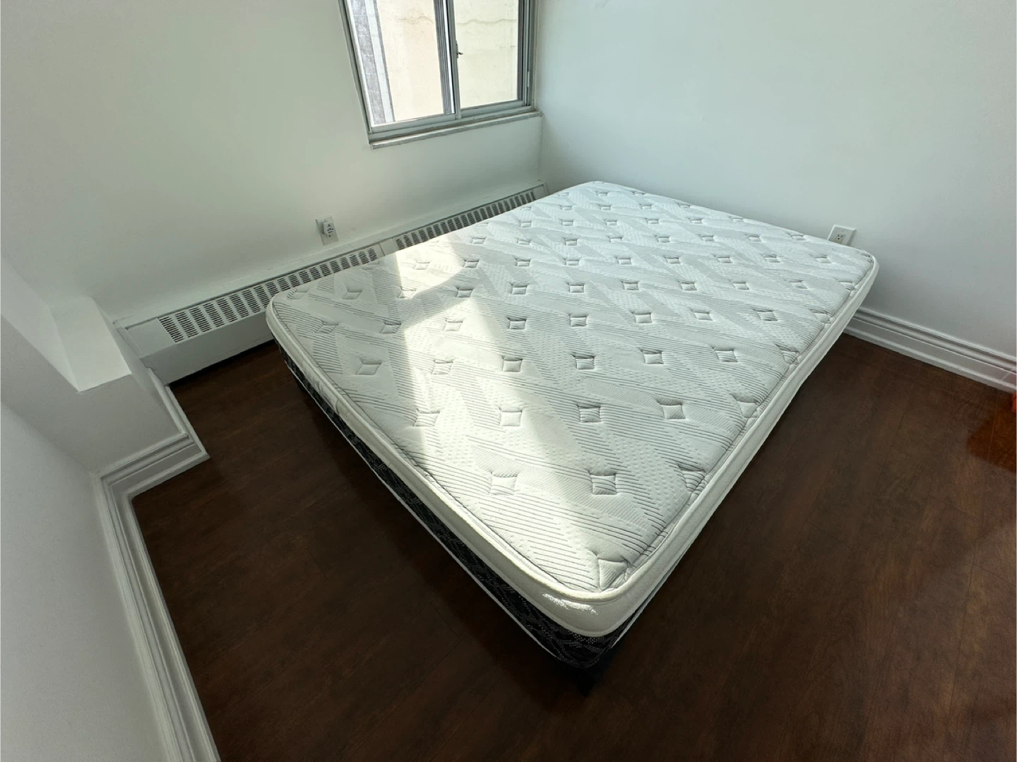 Queen Mattress for sale (Kingsdown) - photo 4