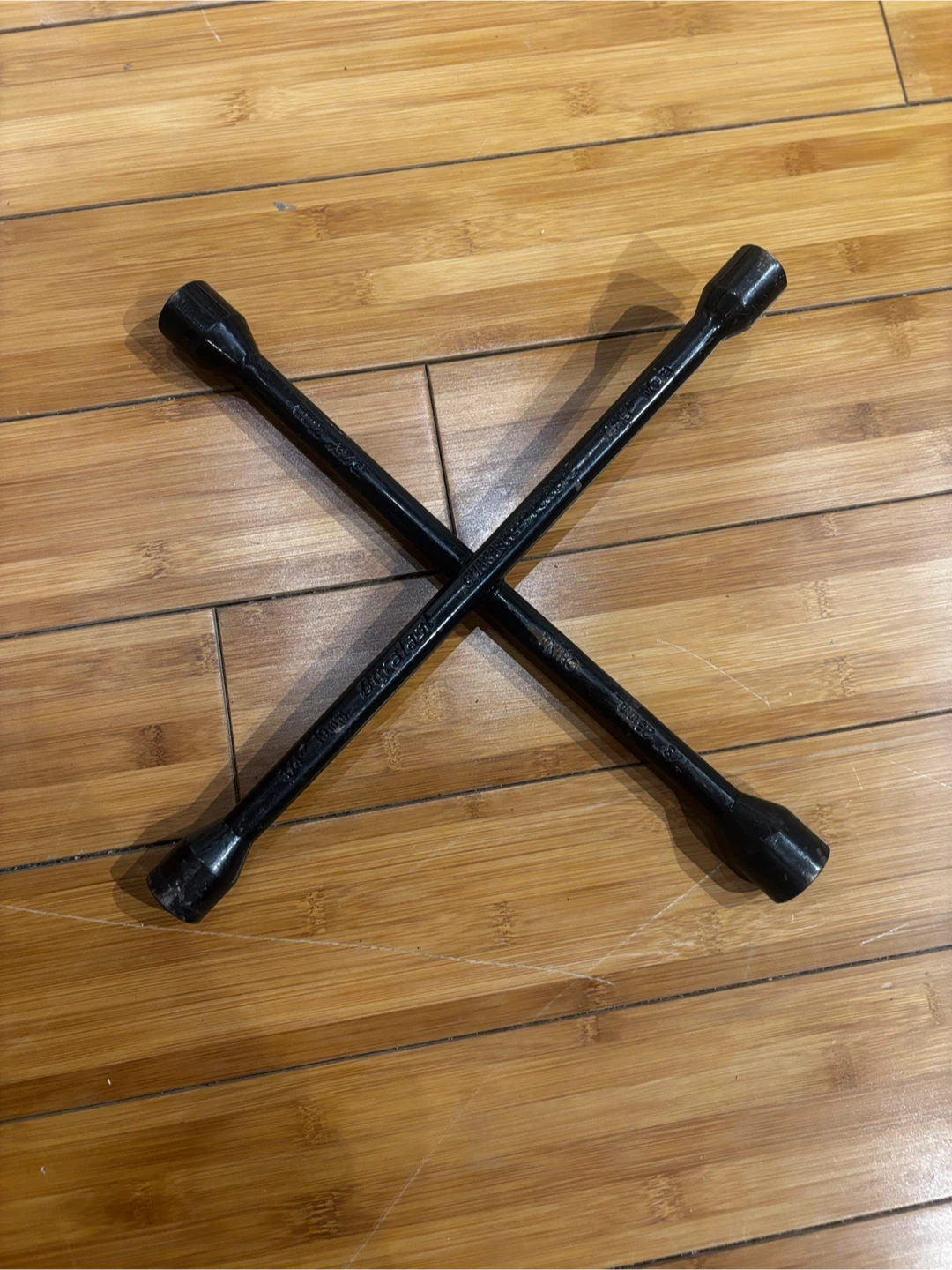 Duralast Lug Wrench 4-Way Socket Set