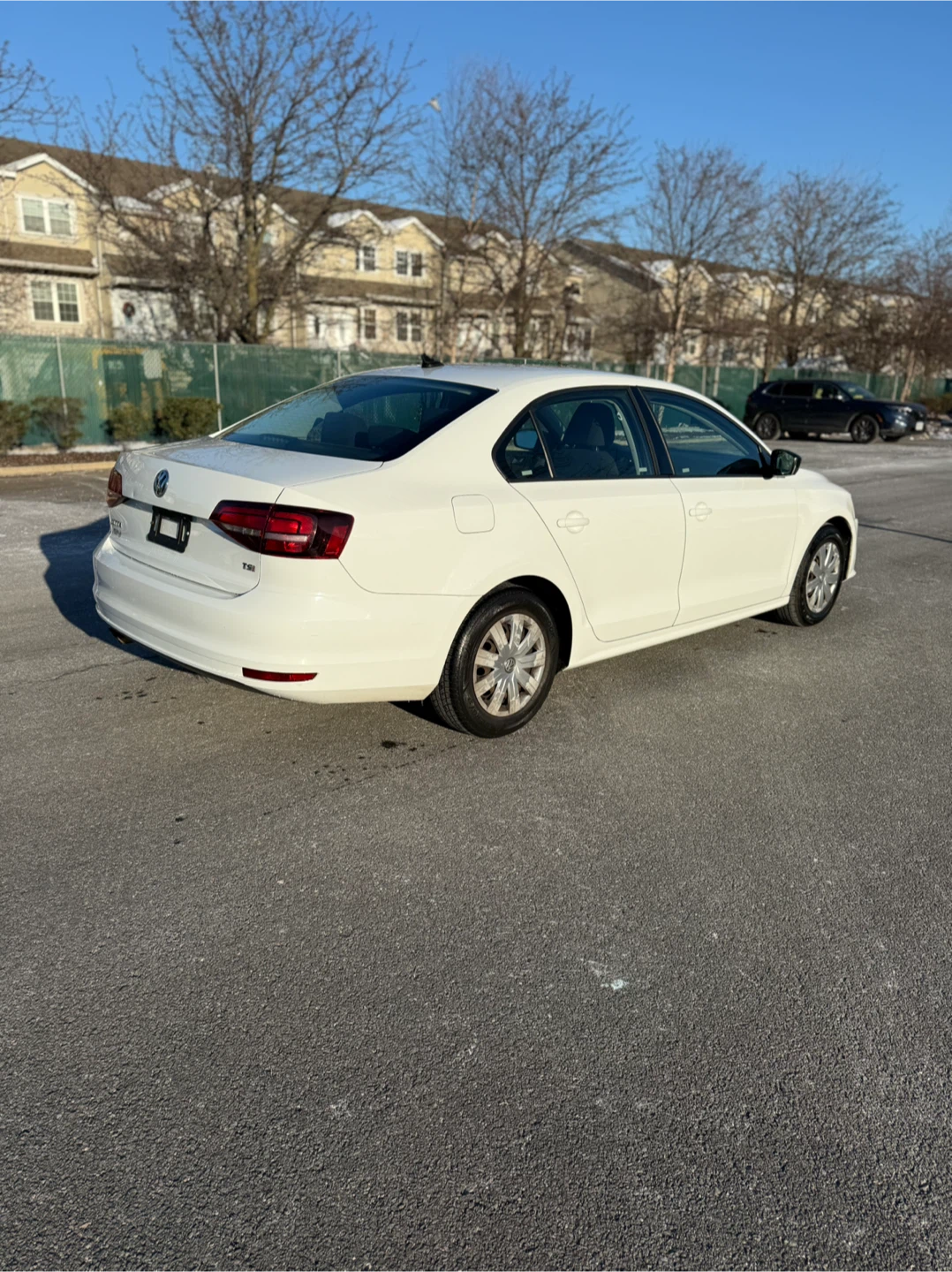 White Volkswagen Jetta Sedan - photo 3