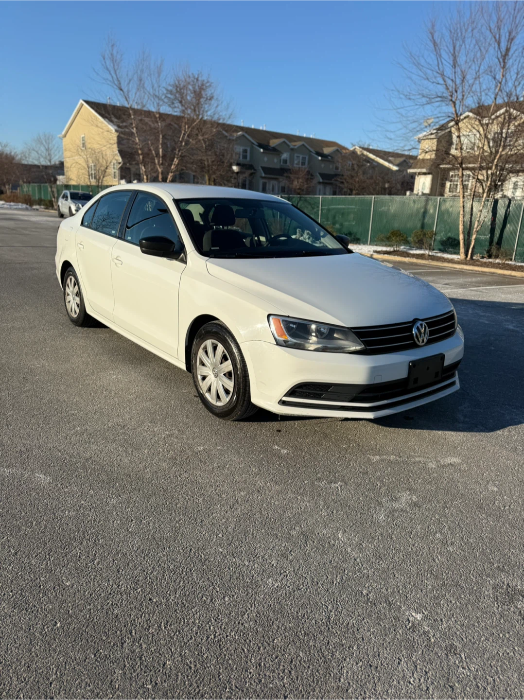 White Volkswagen Jetta Sedan - photo 2
