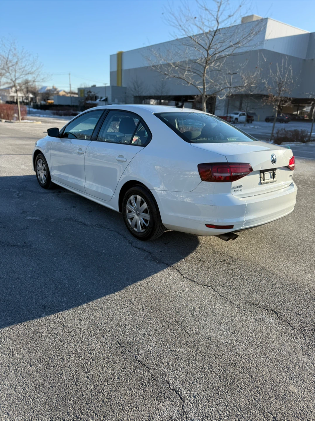 White Volkswagen Jetta Sedan - photo 4