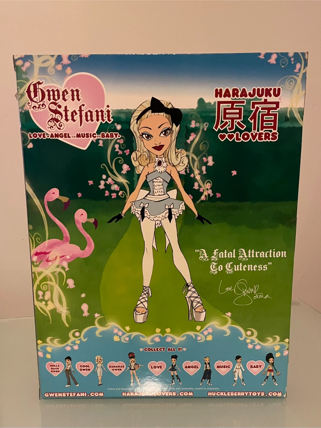 *NEW IN BOX* Limited Edition Gwen Stefani "Tick Tock Gwen" Doll - photo 2