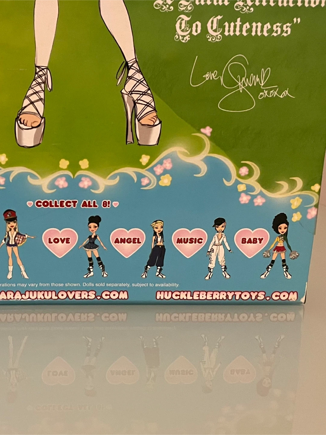 *NEW IN BOX* Limited Edition Gwen Stefani "Tick Tock Gwen" Doll - photo 3