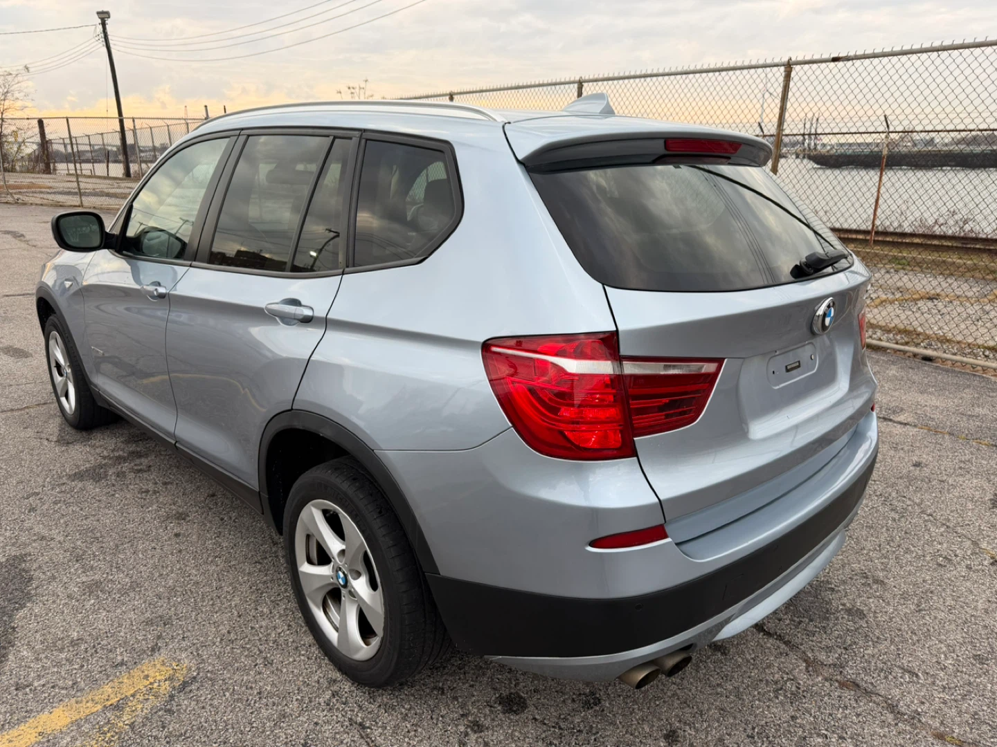 BMW X3 SUV - photo 4