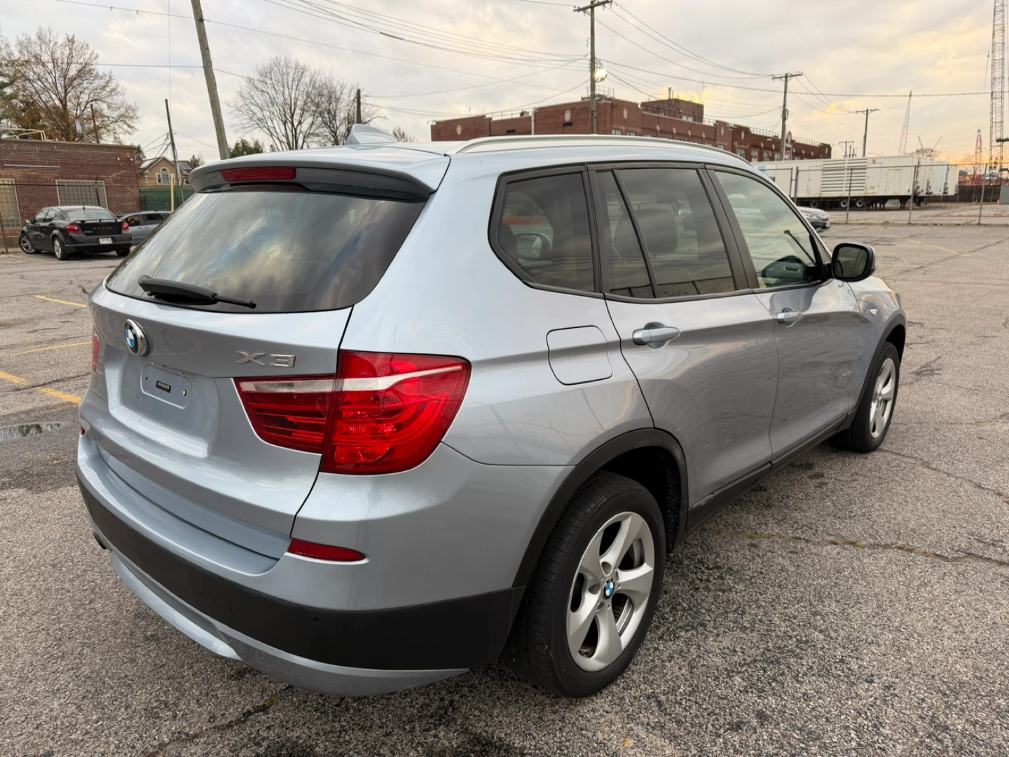 BMW X3 SUV - photo 3