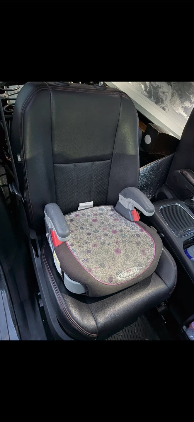 Graco Booster Carseat- - photo 5