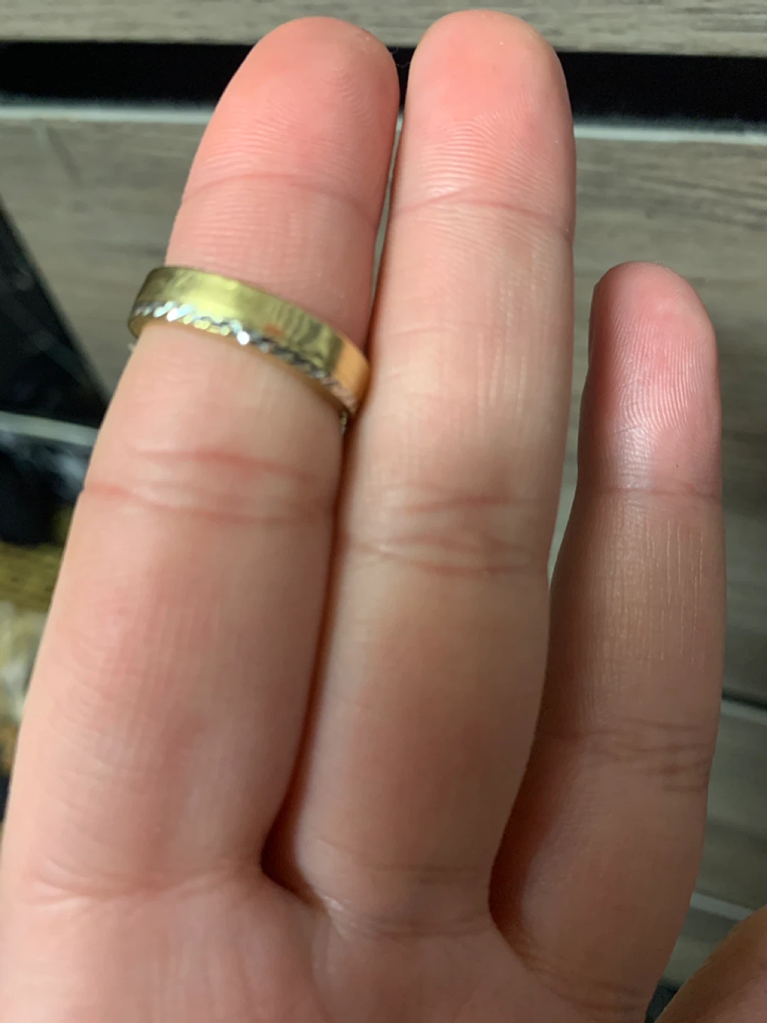 18K Gold Band Ring - photo 3