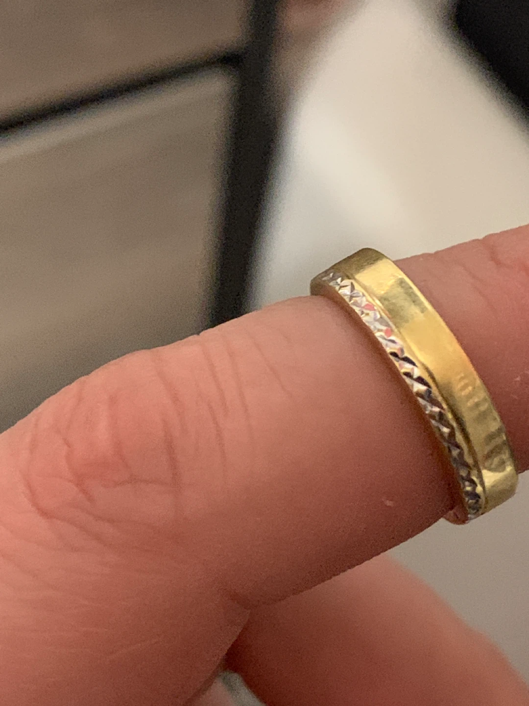 18K Gold Band Ring - photo 2