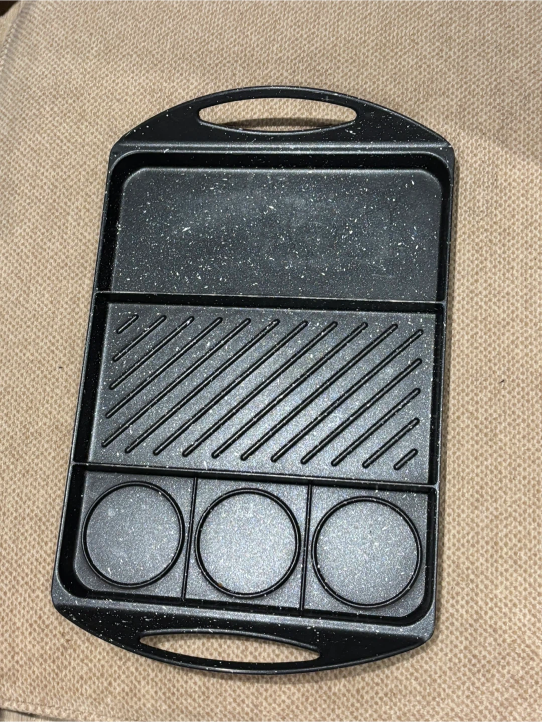 Griddle Pan with 3 Cup Holders