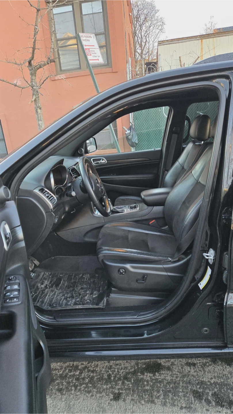 Black Jeep Grand Cherokee - photo 4