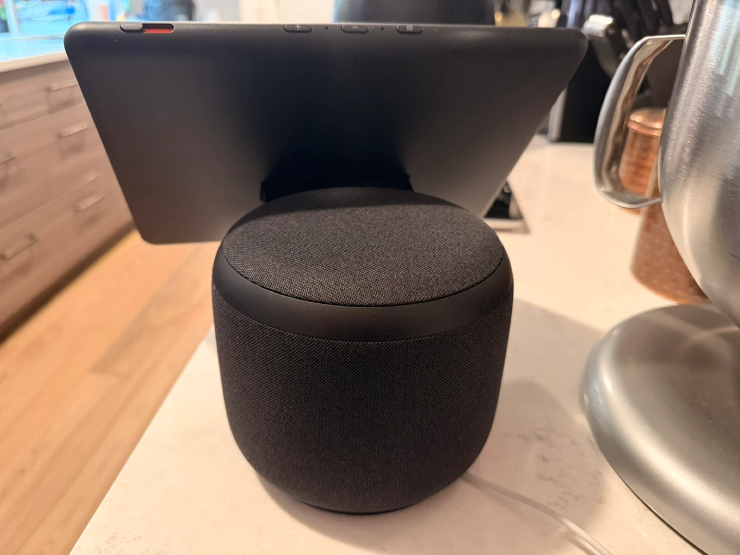 Amazon Echo Show 10 (3rd Gen) Charcoal - photo 2