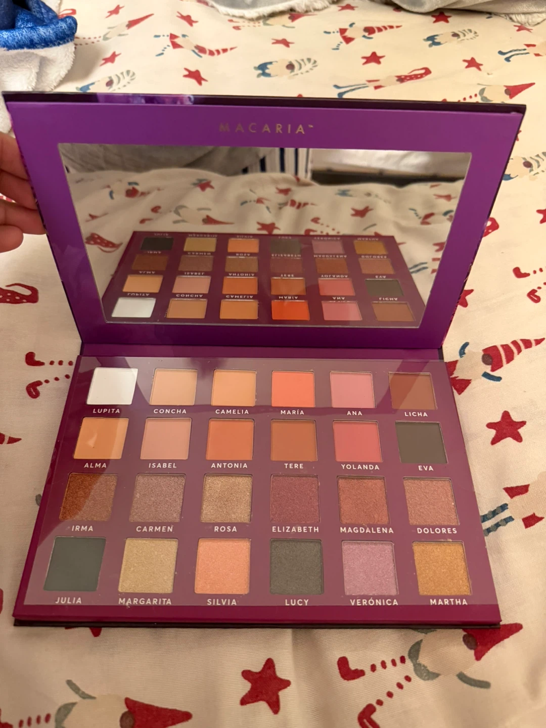 MACARIA Eyeshadow Palette