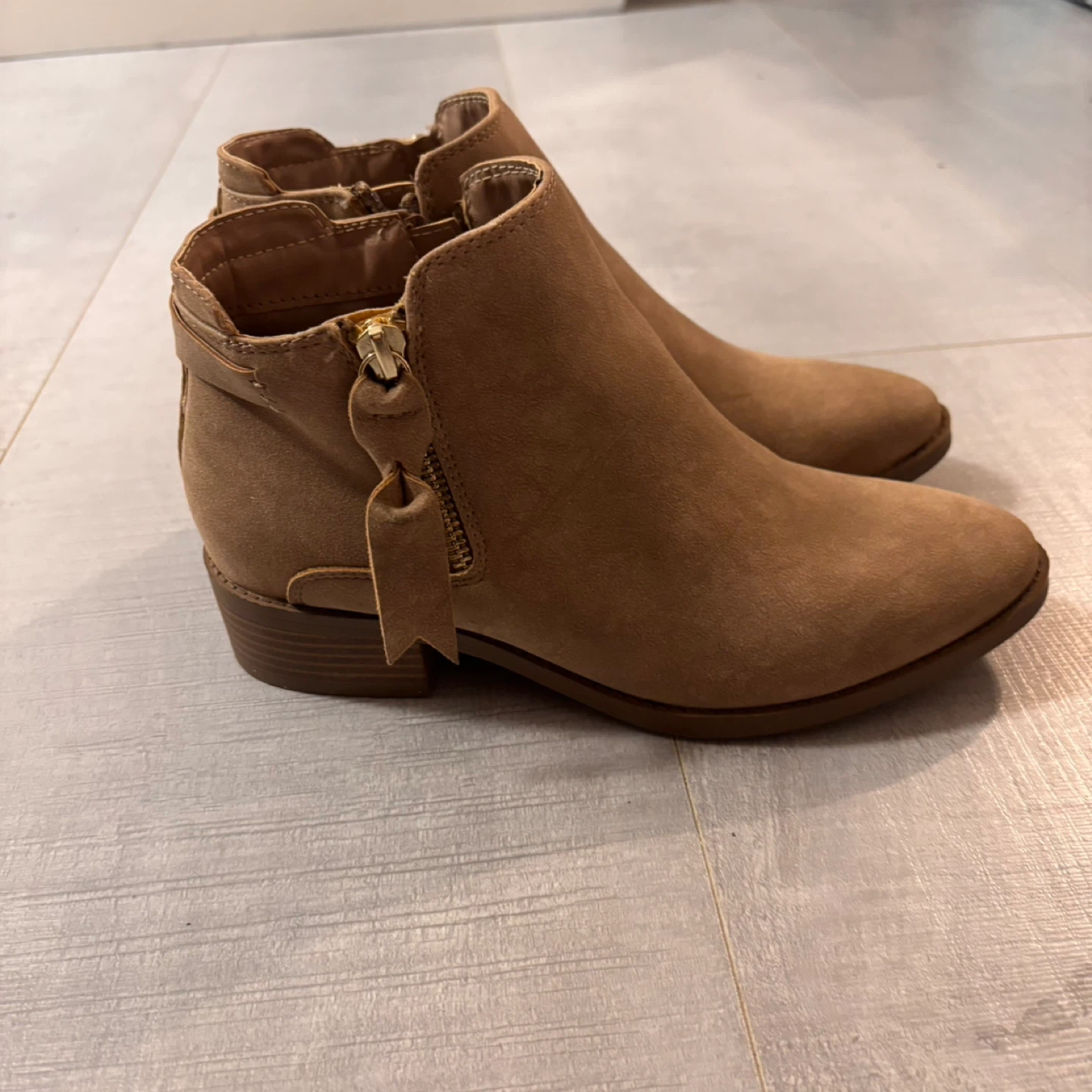 New Expression Tan Suede Ankle Boots Size 6 - photo 4
