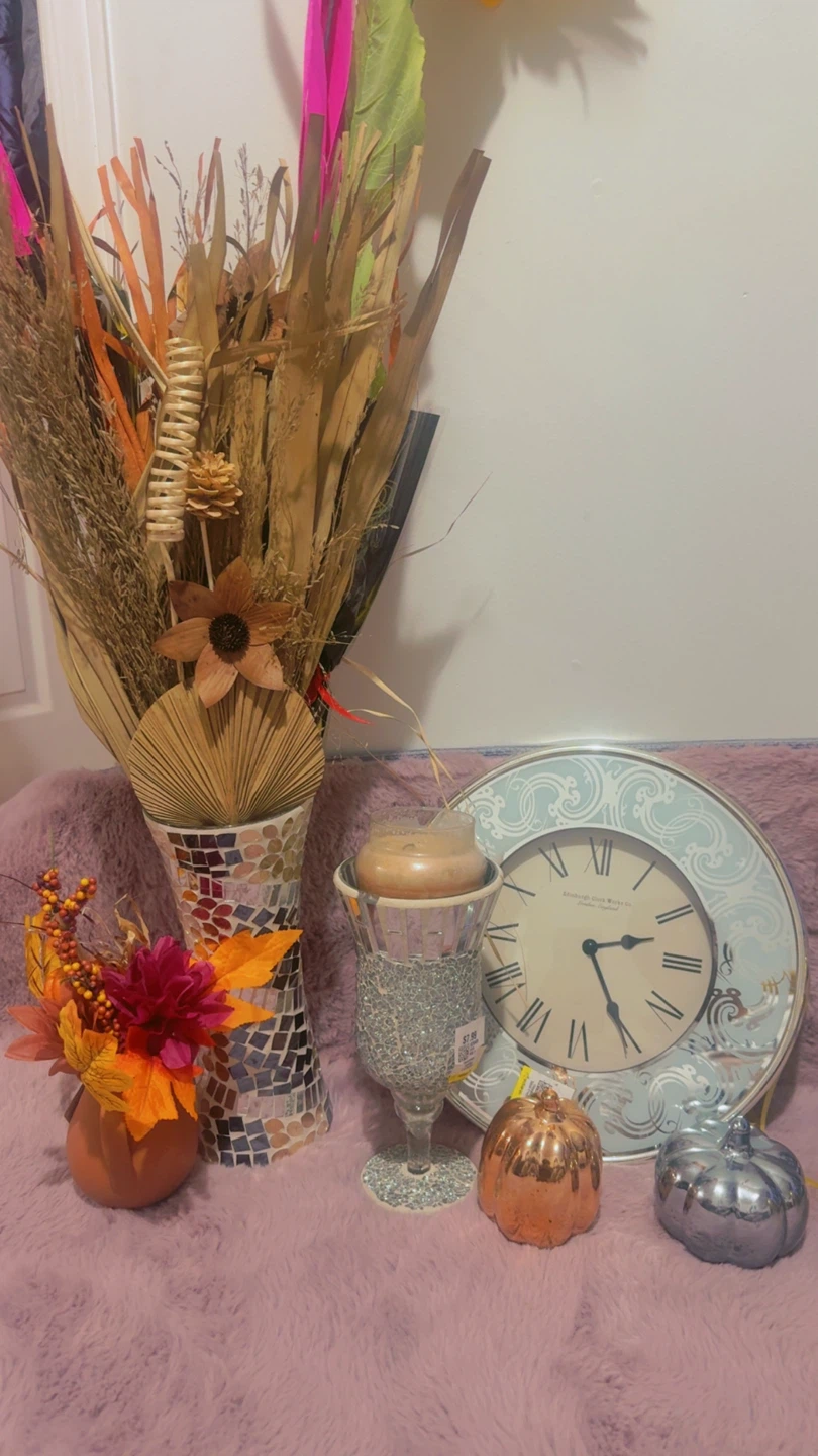 Decorative Fall Clock and Accents