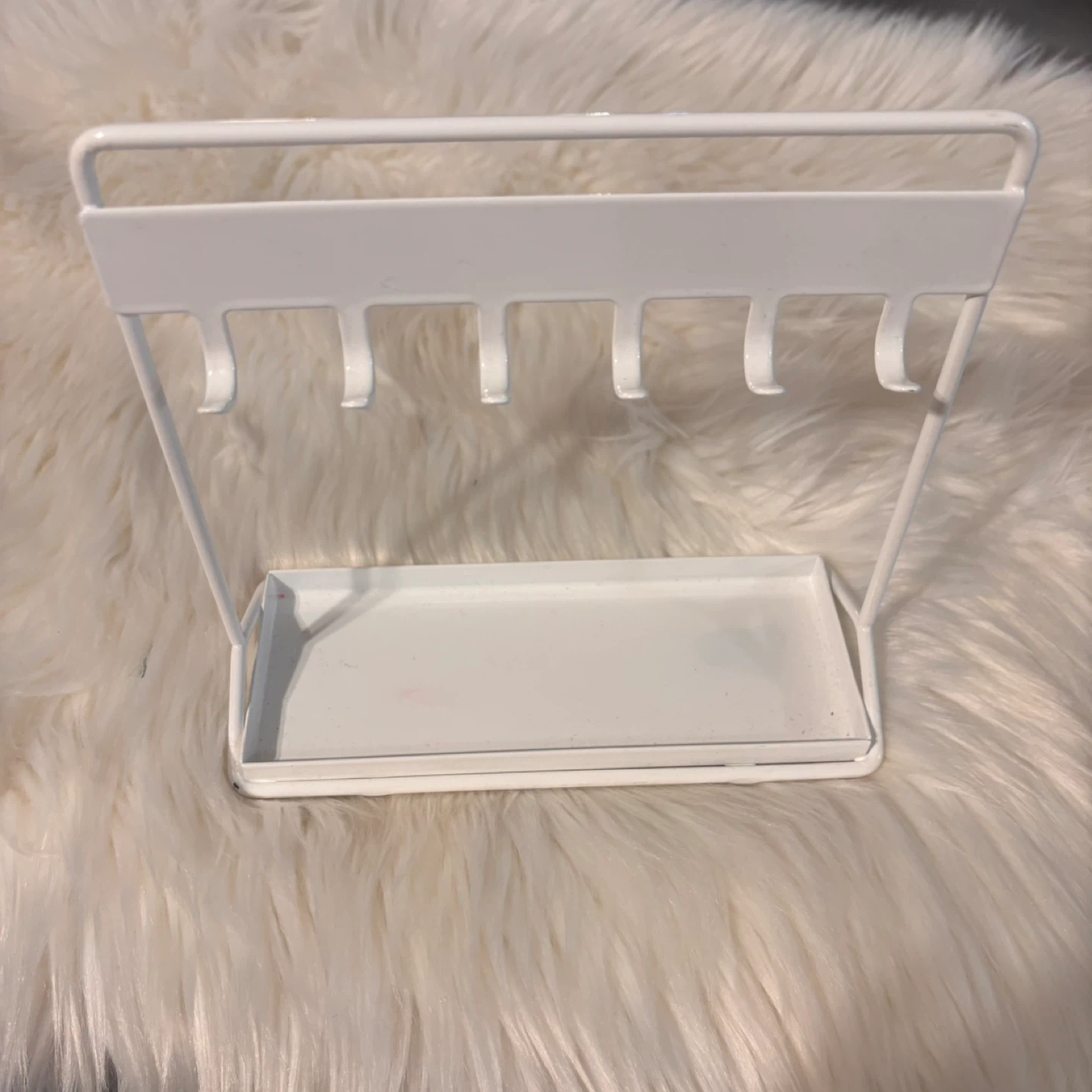 White Metal Key Holder with Tray GUC