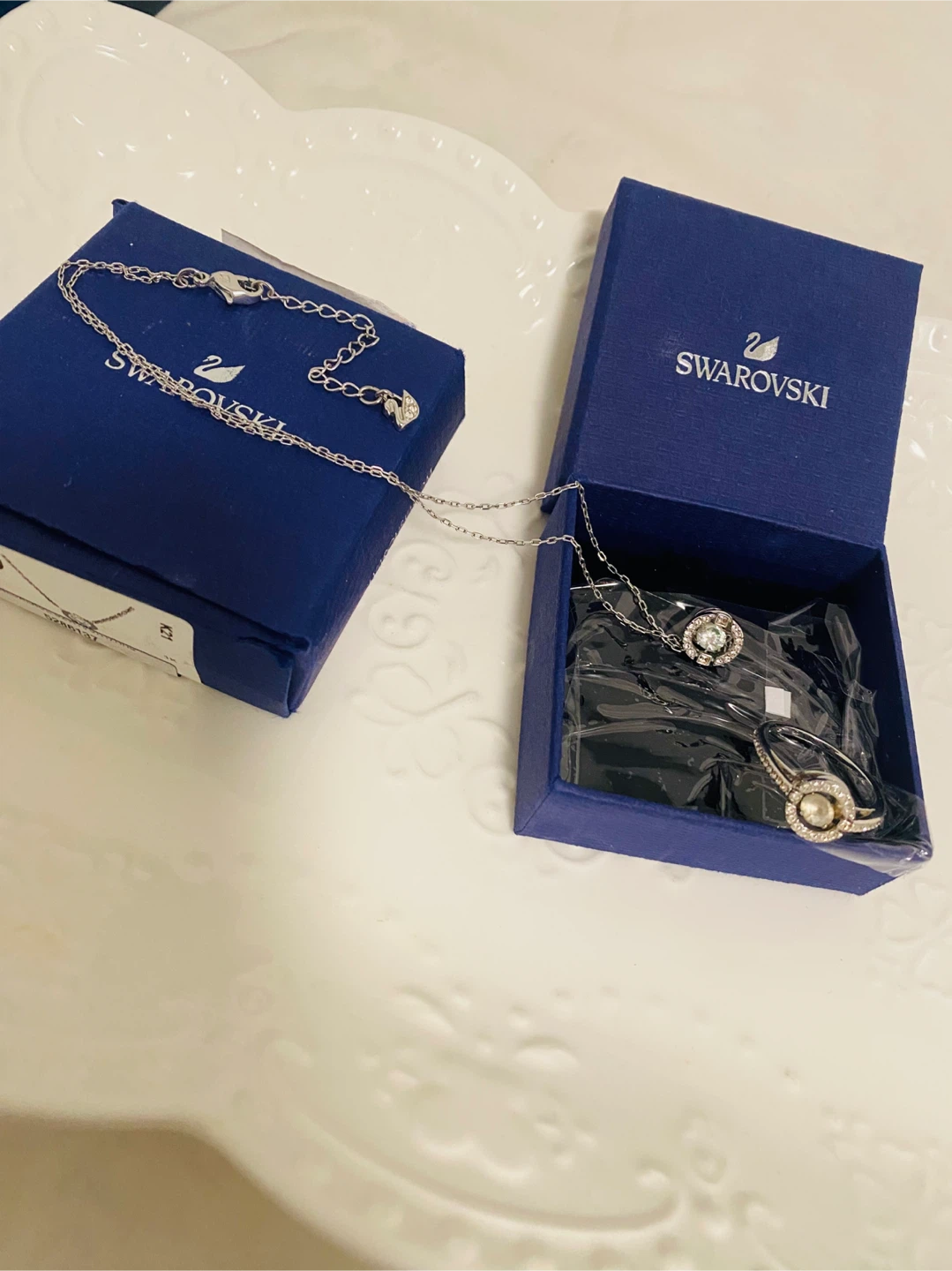 Swarovski Necklace and Ring Set with dangling crystals - photo 3