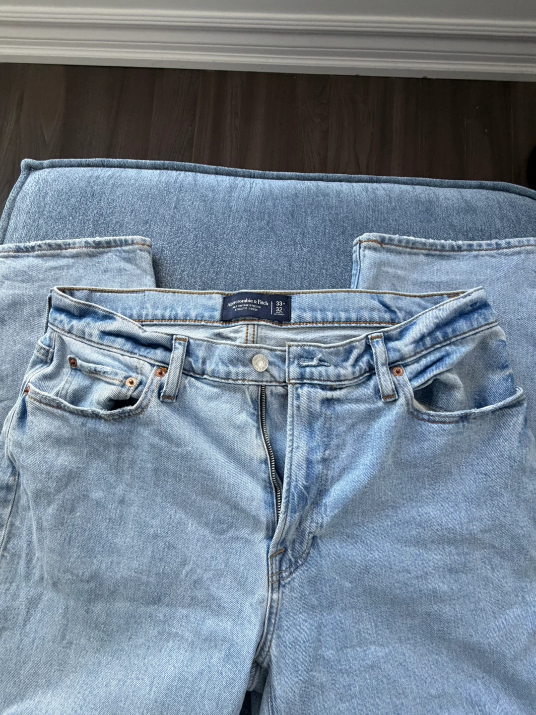 Abercrombie & Fitch Athletic Loose Jean - Waist 33, Length 32 - photo 5