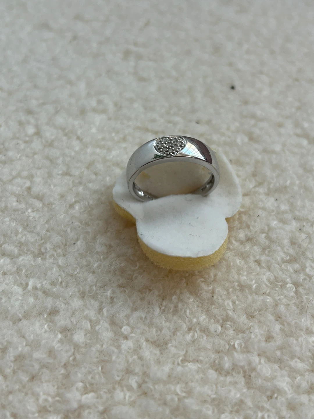14k White gold ring real tiny diamonds in heart - photo 4