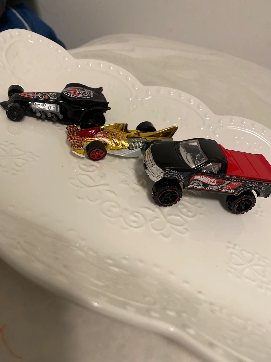 3 Hot Wheels Diecast Mini Cars - photo 2