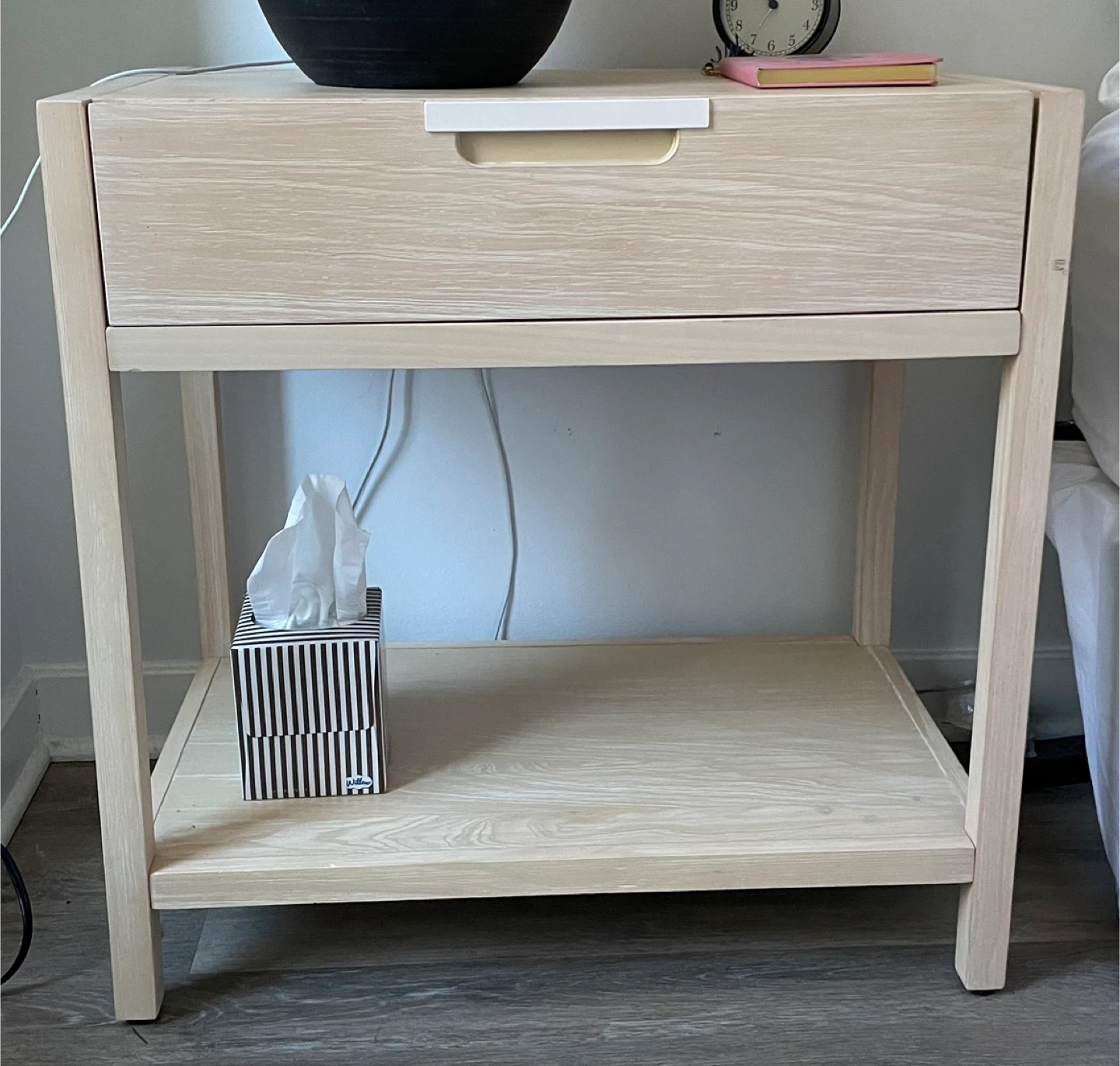 Set of 2 Light Wood Nightstand with Drawer