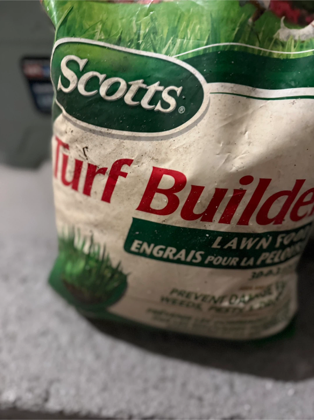 Scotts Turf Builder Lawn Food (30-0-3) 🧡