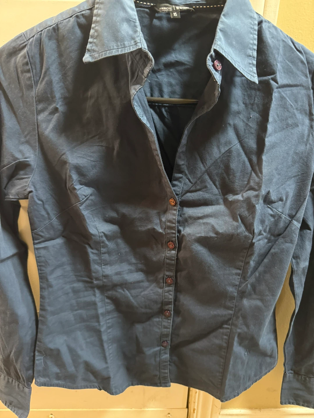 Arrow New York Navy Button-Up Shirt -XS 🧡