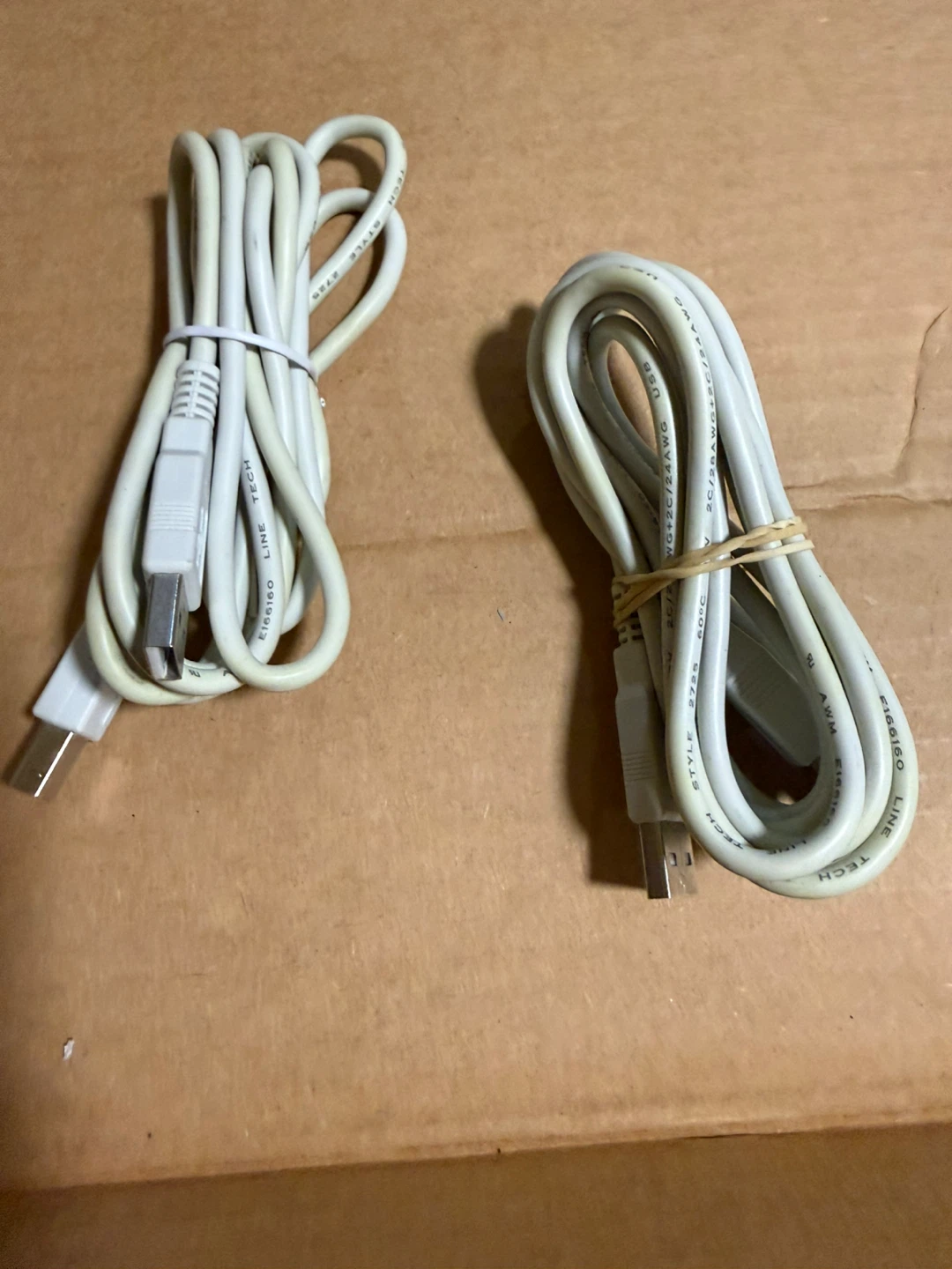2 White USB Cables 🧡