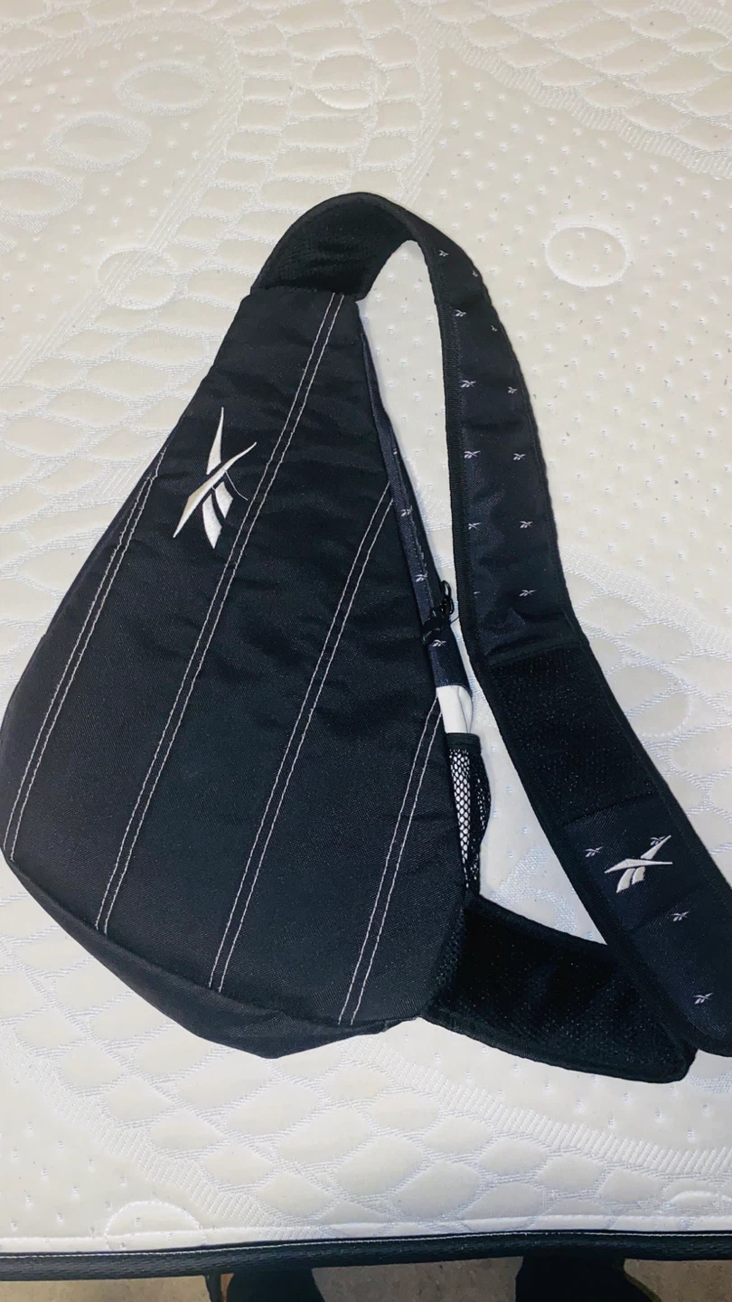 🧡 Reebok Black Sling Bag, bought for my son but not used. - photo 4