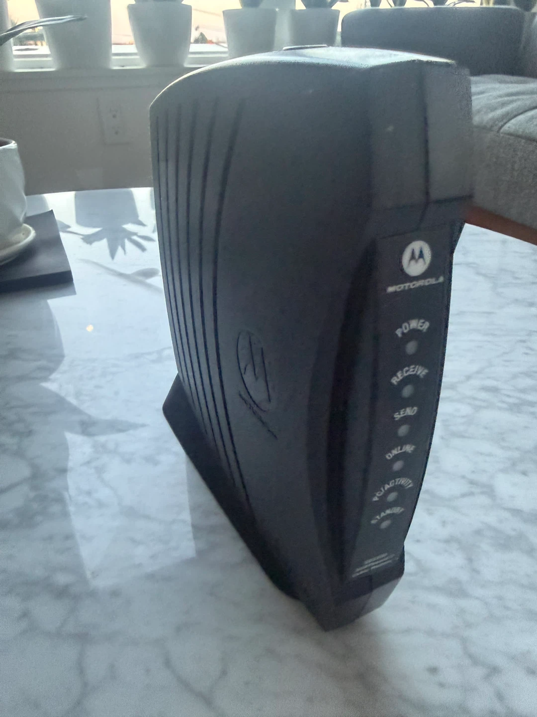 Motorola SB2100 Cable Modem - photo 2