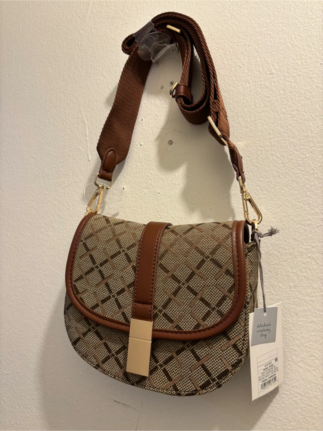 NEW Universal Thread Shoulder Bag